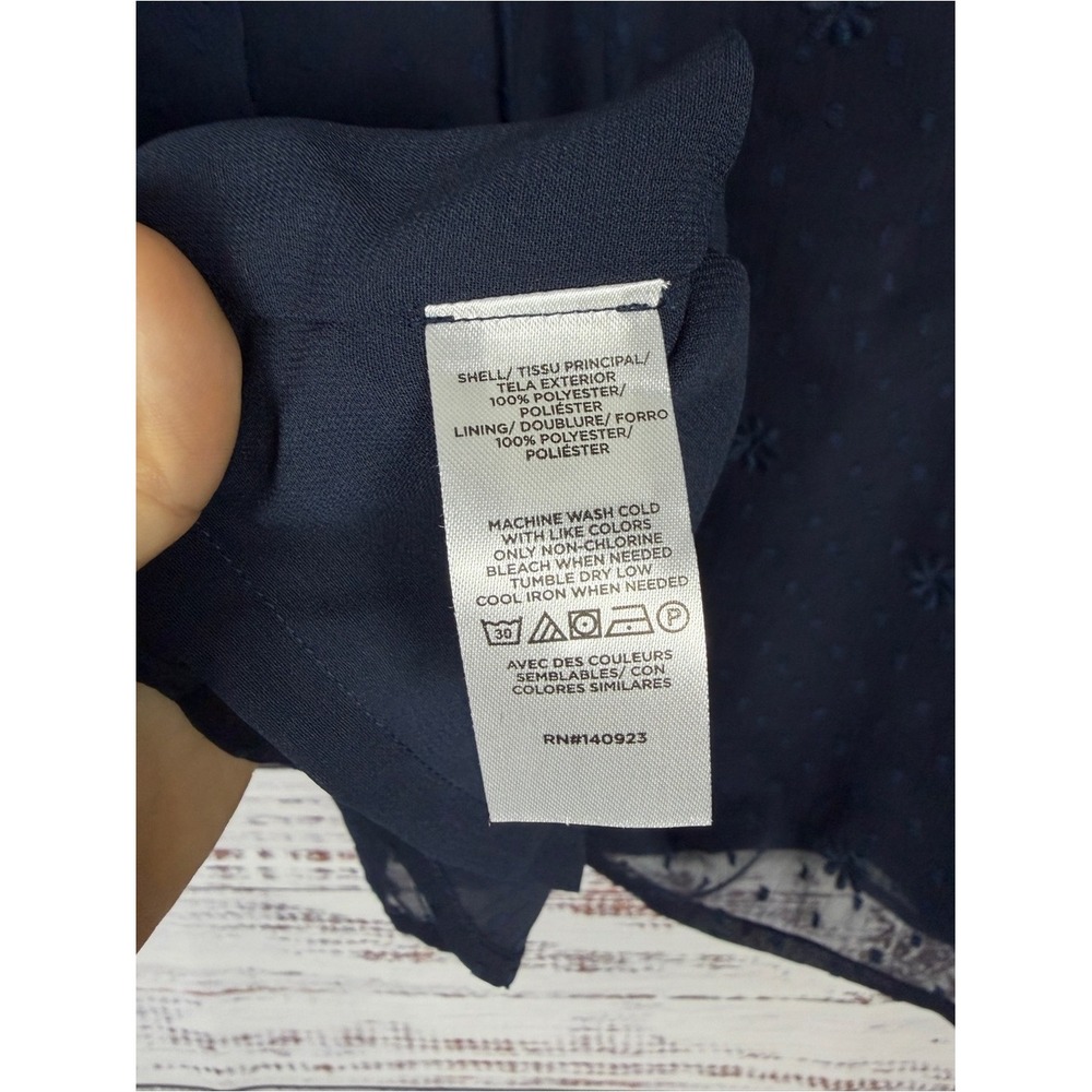 LOFT Navy Blue Eyelet Flutter Sleeve Blouse – Size S - Picture 6 of 9